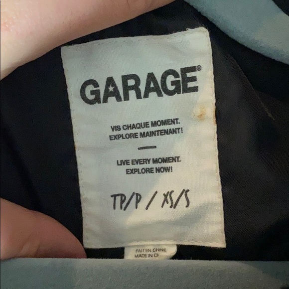 Sweater or jacket - Picture 3 of 3